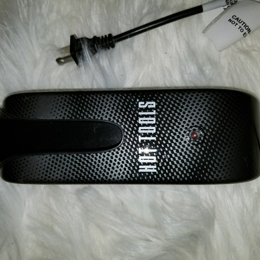 HOT TOOL 1 INCH FLAT IRON HOLDER